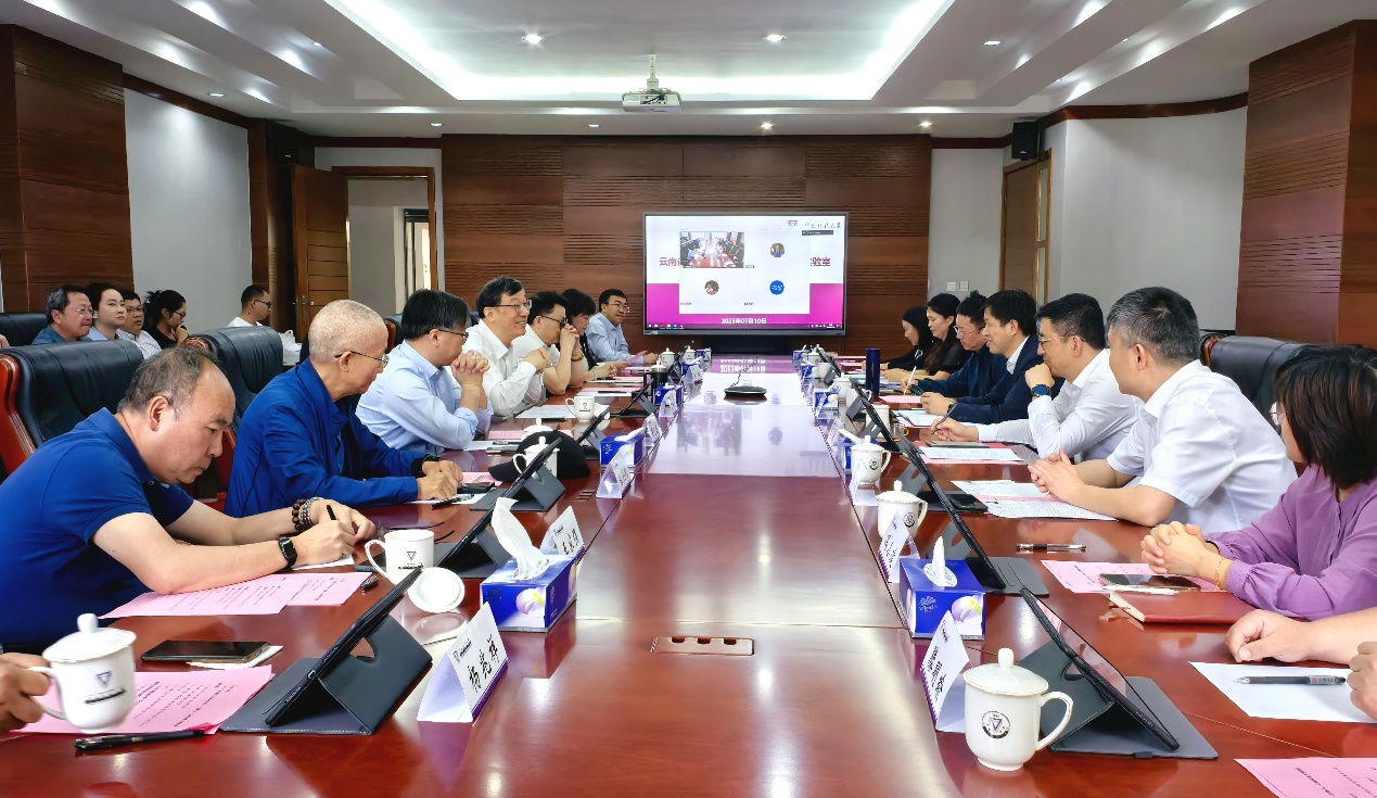 会议室里的人们AI 生成的内容可能不正确。